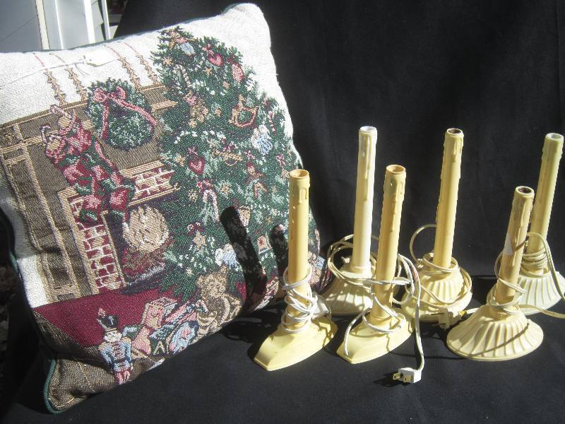 lot 456 image: Vintage Candle Lights and Christmas Pillow