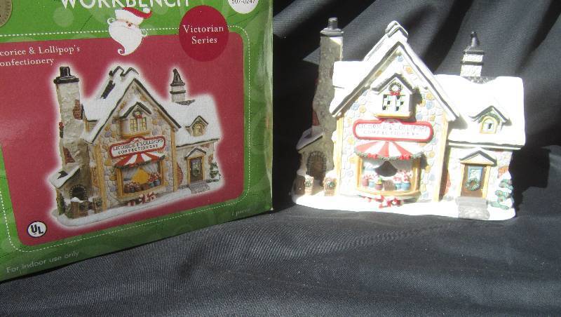 lot 507 image: Santas Workbench Licorice & Lollipops Confectionery Christmas House with Box - Collectible Victorian Series