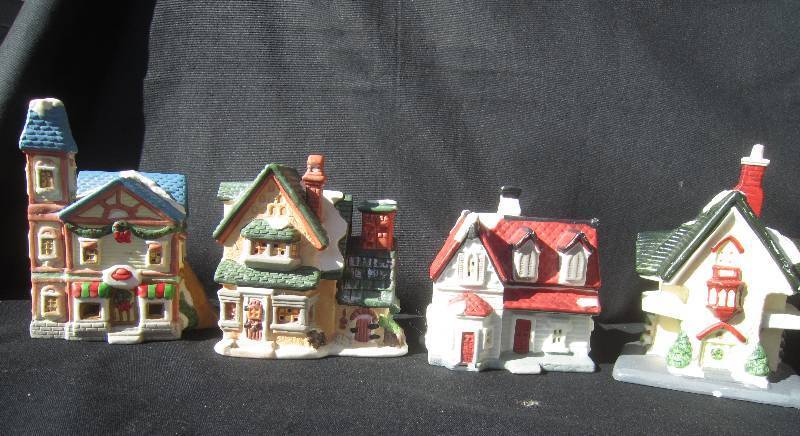 lot 527 image: 4 - Christmas Village Houses