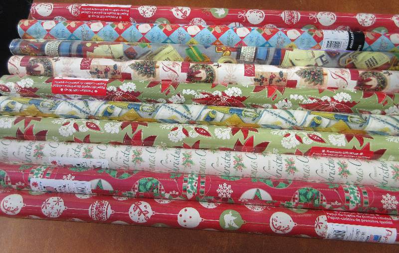 lot 401 image: NEW Lot -10 Rolls of Wrapping Paper