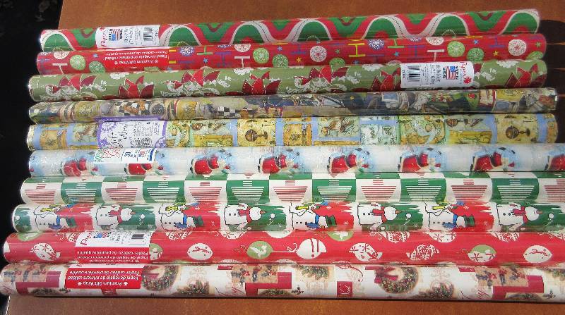 lot 402 image: NEW Lot -10 Rolls of Wrapping Paper