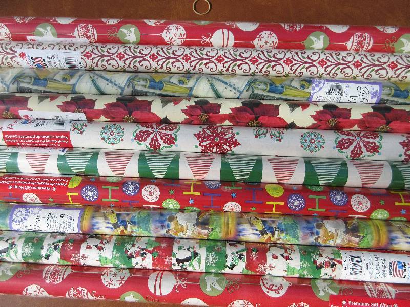 lot 403 image: NEW Lot -10 Rolls of Wrapping Paper