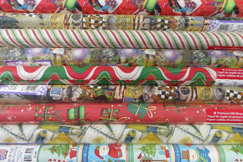 lot 410 image: NEW  Lot -10 Rolls of Wrapping Paper