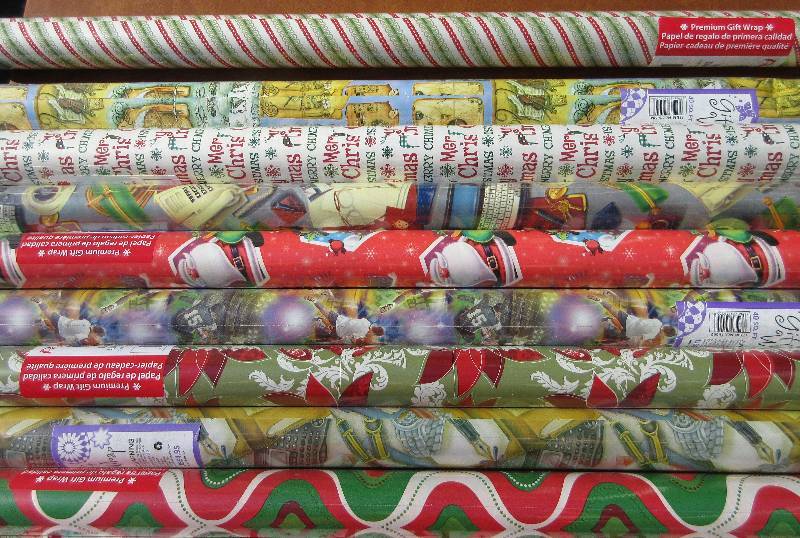 lot 448 image: NEW  Lot -10 Rolls of Wrapping Paper
