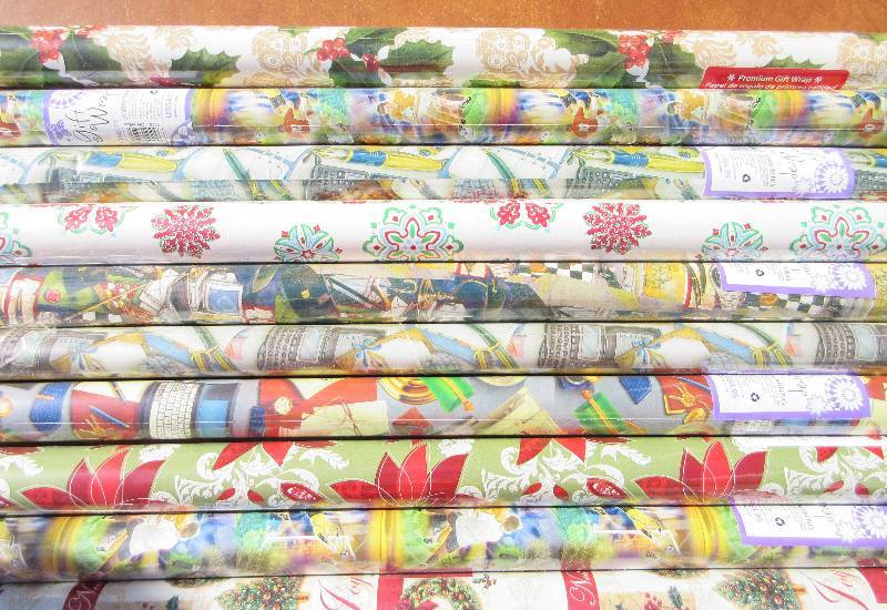 lot 513 image: NEW Lot -10 Rolls of Wrapping Paper