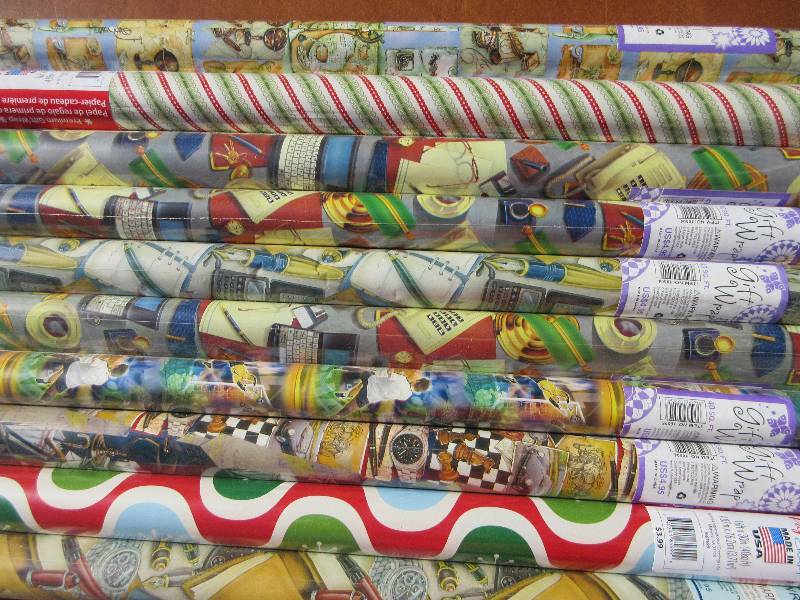 lot 516 image: NEW Lot -10 Rolls of Wrapping Paper
