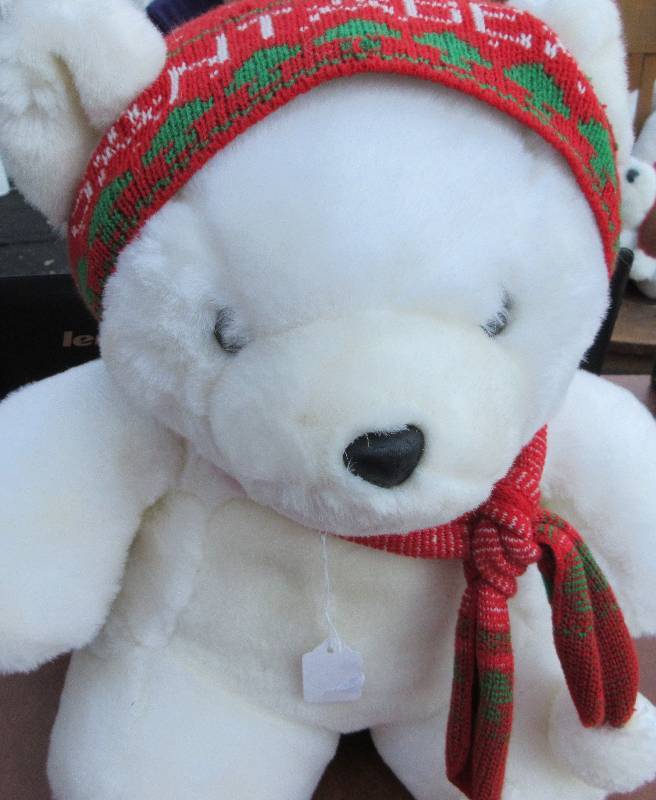lot 520 image: 1985 COLLECTIBLE SANTA BEAR ONLY 500 MADE