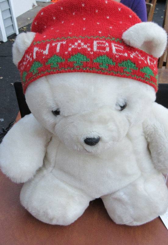 lot 523 image: 1985 COLLECTIBLE SANTA BEAR ONLY 500 MADE NO SCARF OR BALL ON HAT