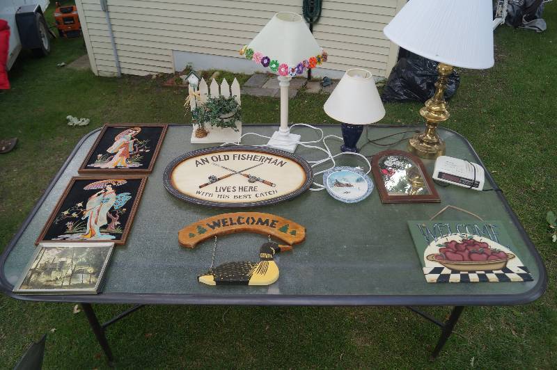 Lamps, Clockradio and Signs