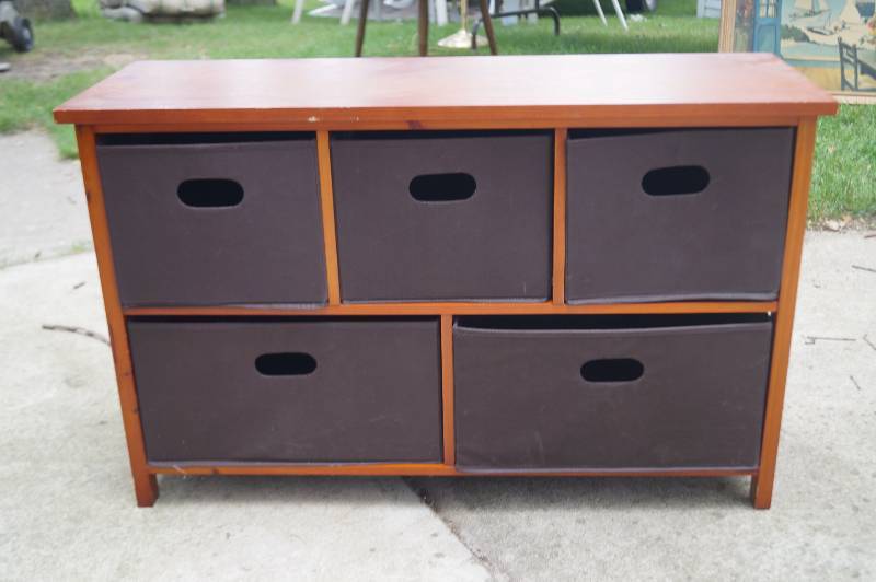 Chest w Baskets for Drawers