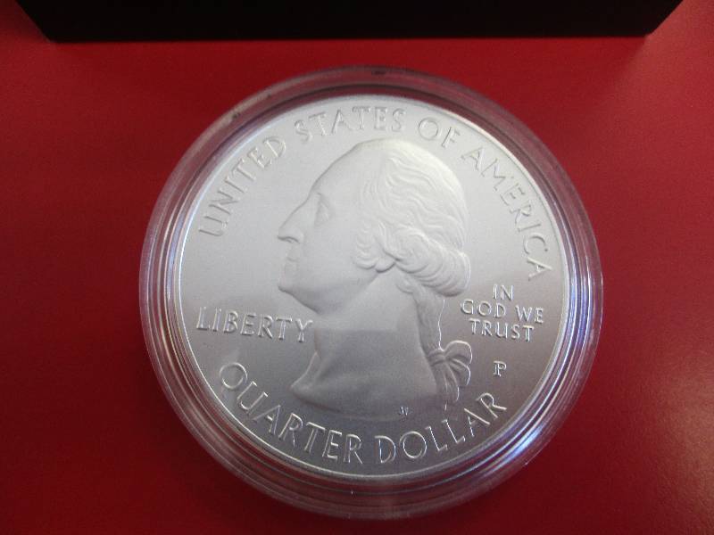 4. 2014 5 oz. Pure Silver America The Beautiful Tennessee Great Smokey Mountain National Park. Beautiful bullion coin with original US mint box