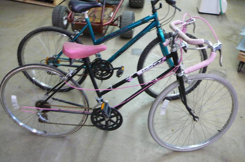 Bikes Huffy Road master 2 count need tires