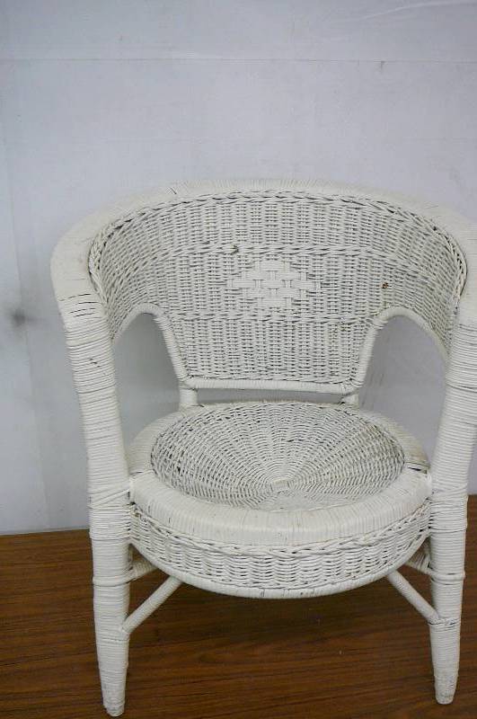 White wicker Chair