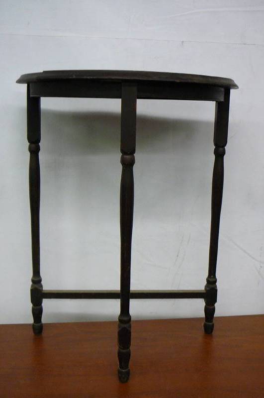 Wooden 12 Round Table