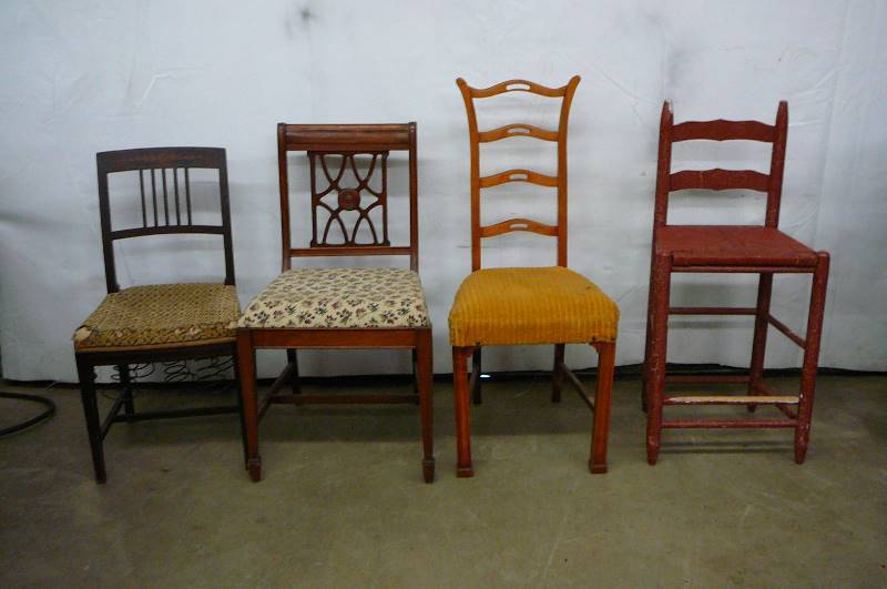Lot of 4 wooden chairs