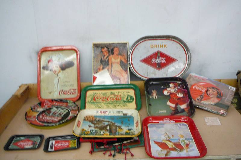 Coke Collectables Coke serving trays & tins