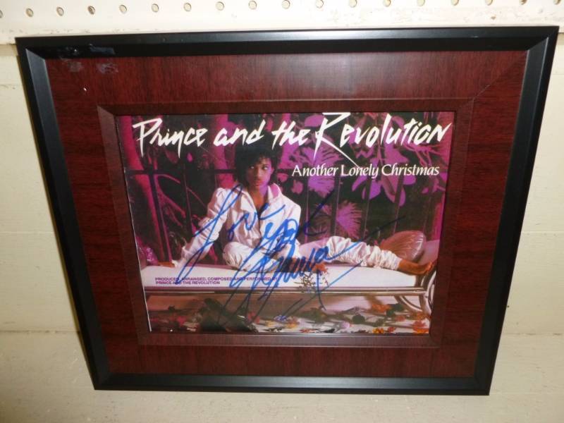 lot 9 image: Prince Picture