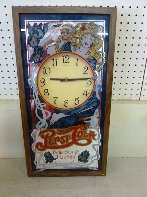 lot 18 image: Pepsi-Cola Clock
