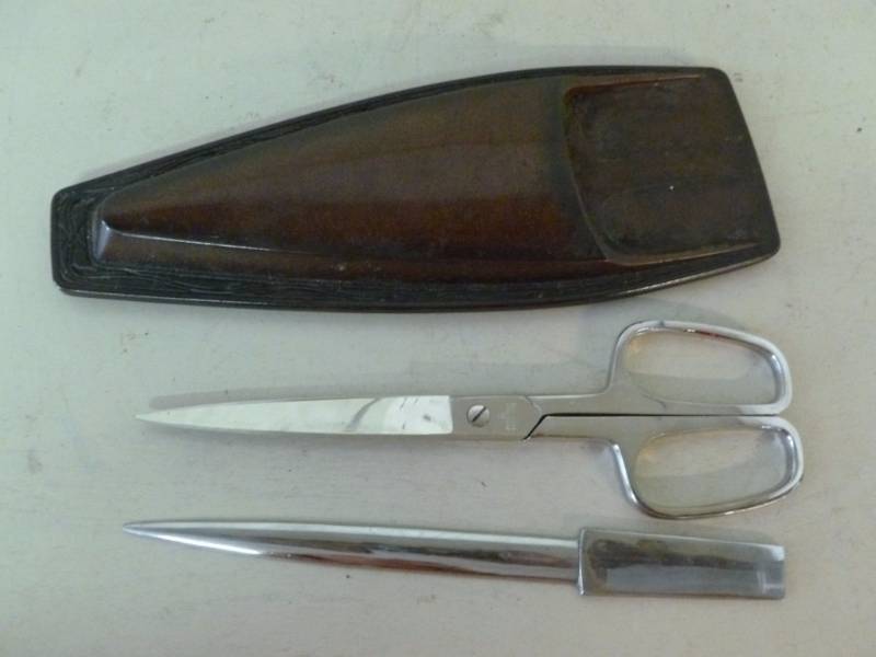 lot 44 image: Scissor