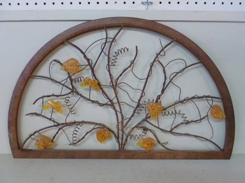 lot 48 image: Decorative