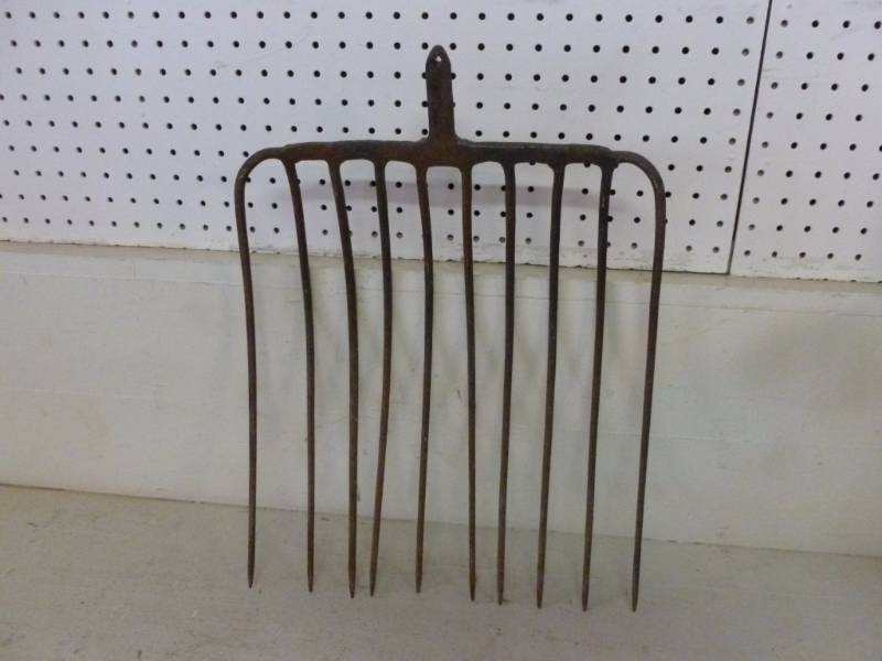 lot 52 image: Vintage Silage Fork