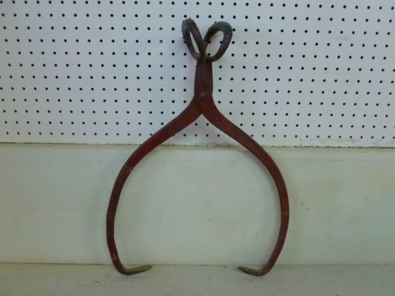 lot 61 image: Vintage Ice Tongs