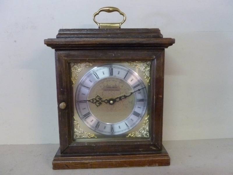 lot 65 image: Mantle Clock