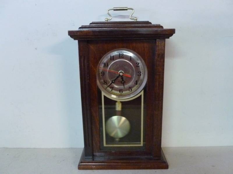 lot 67 image: Mantle Clock