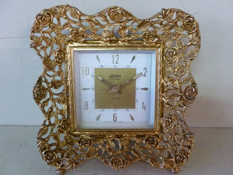 lot 70 image: Vintage Clock