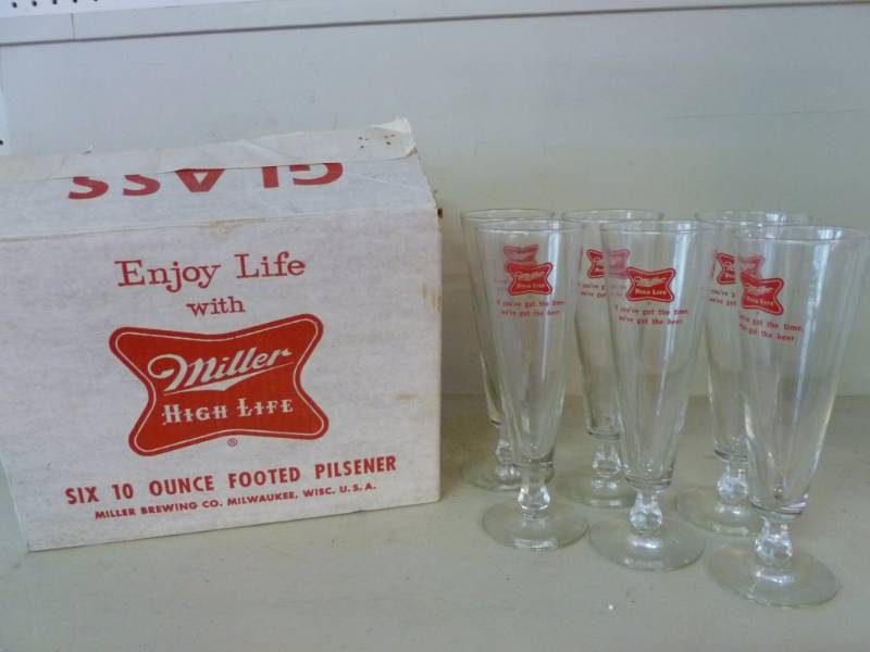 lot 78 image: Vintage Miller Glass Set