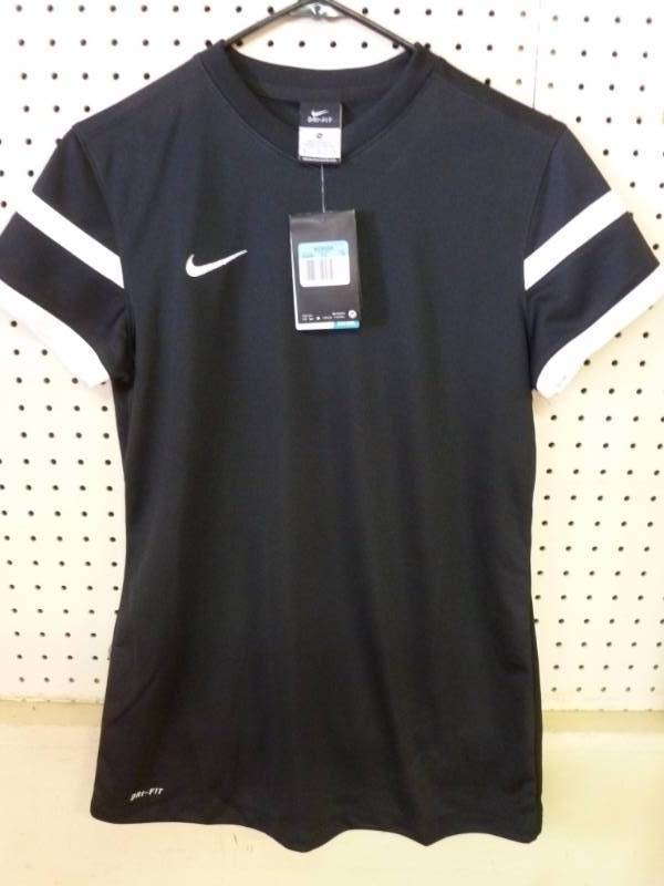 lot 80 image: Nike Sports Wear