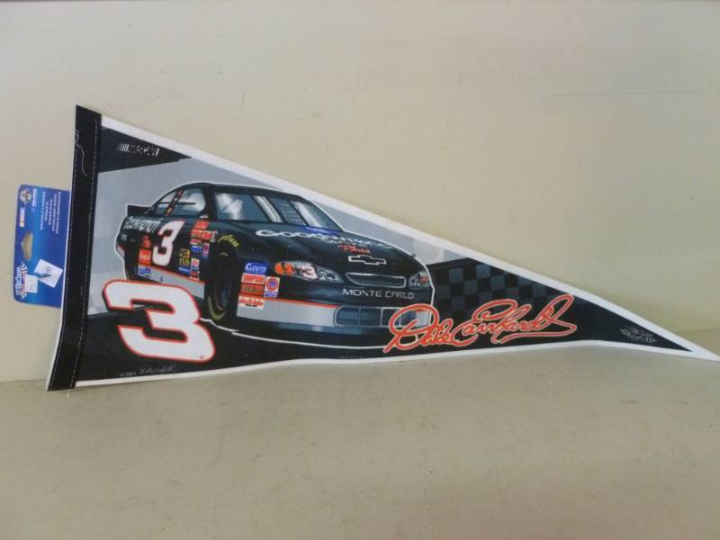 lot 87 image: Dale Earnhardt Collectible
