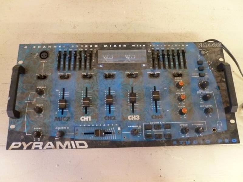 lot 93 image: Electronics