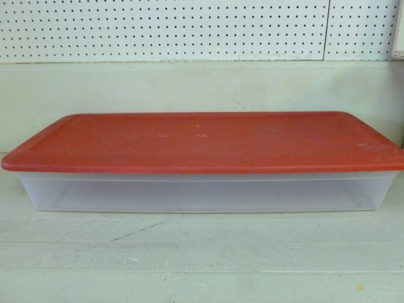 lot 108 image: Storage Tote