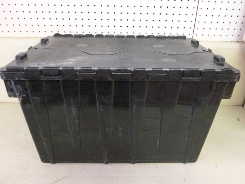 lot 124 image: Storage Tote