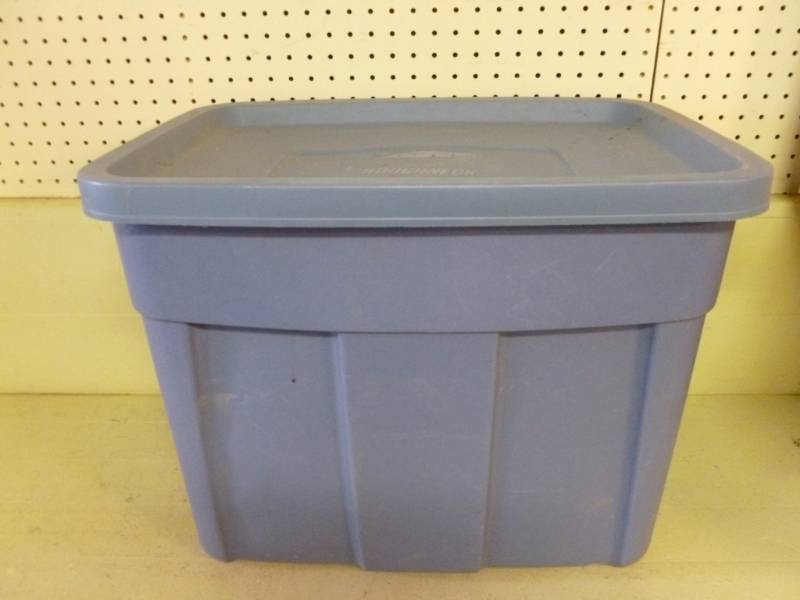 lot 132 image: Storage Tote