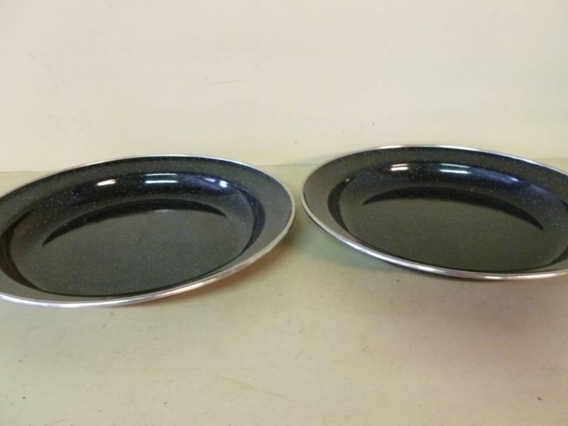 lot 147 image: Graniteware