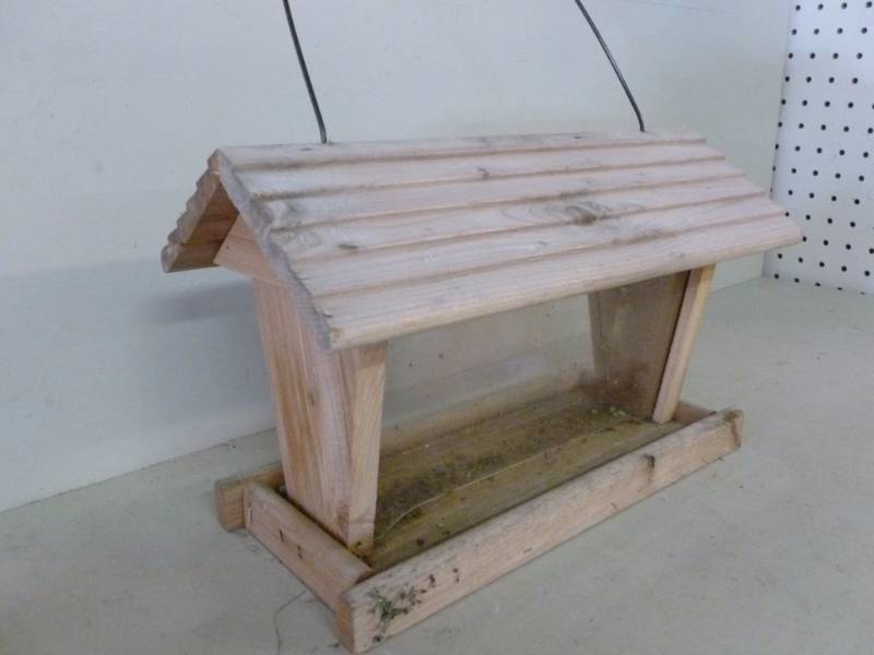 lot 150 image: Bird Feeder