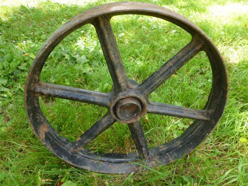 lot 153 image: Antique Steel Wheel