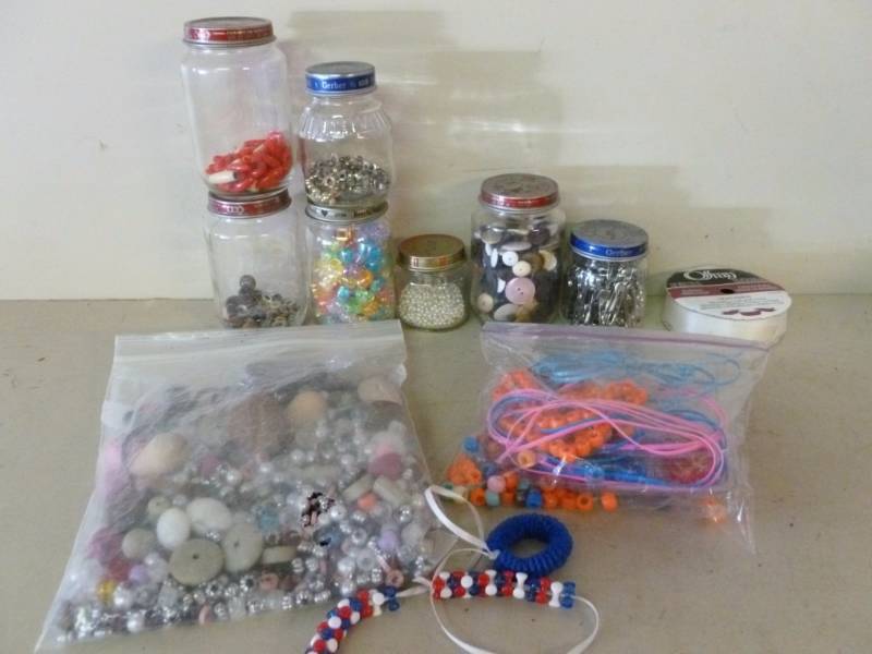 lot 162 image: Craft Items