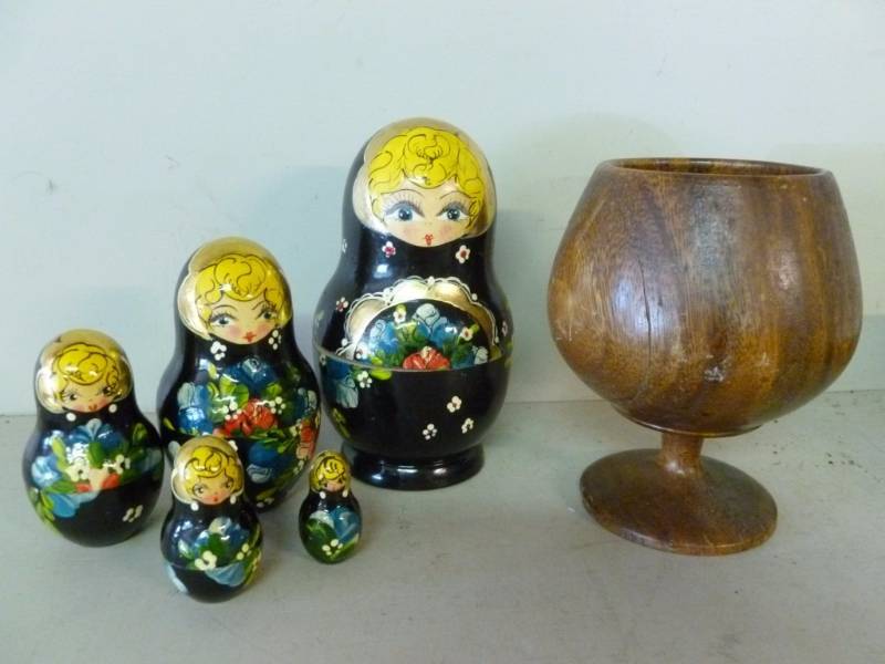 lot 192 image: Wooden Dolls