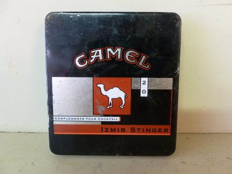 lot 196 image: Camel Cigarette Tin