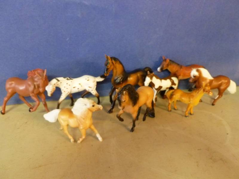 lot 206 image: Toy Horses
