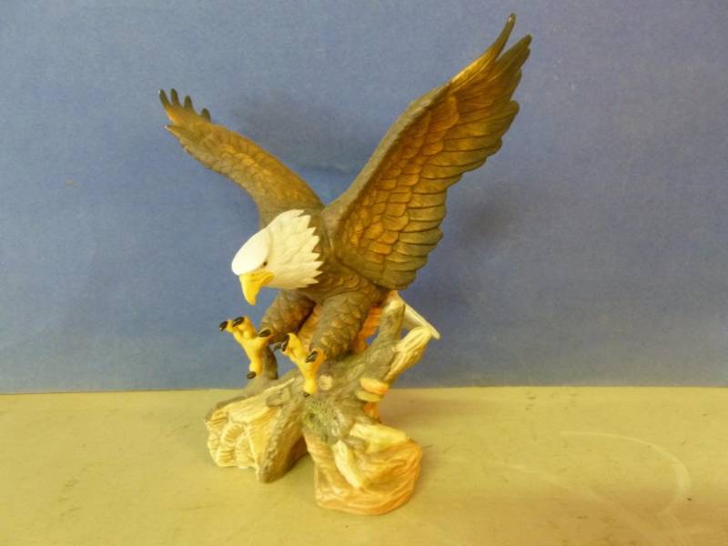 lot 210 image: Eagle Decoration