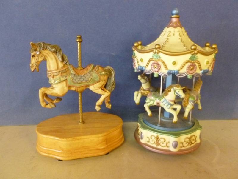 lot 215 image: Music Box