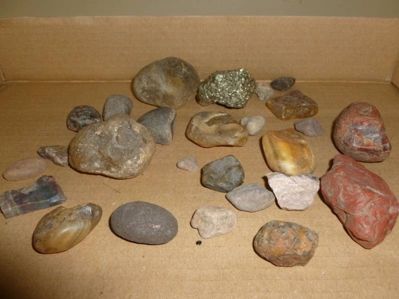 lot 221 image: Rocks