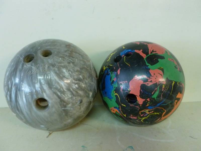 lot 231 image: Bowling Ball