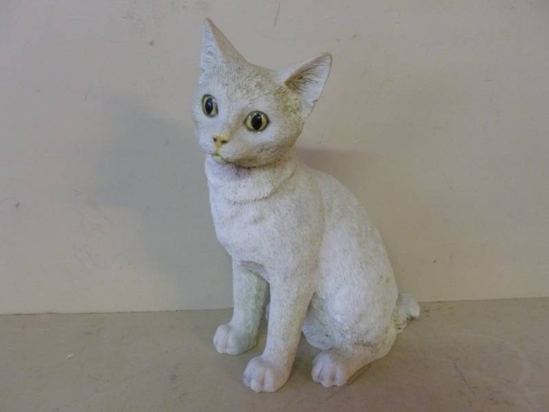 lot 235 image: Rock Garden Decoration