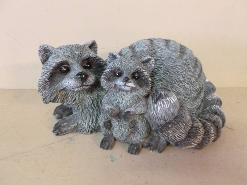 lot 236 image: Rock Garden Decoration