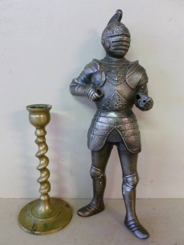 lot 271 image: Decorative